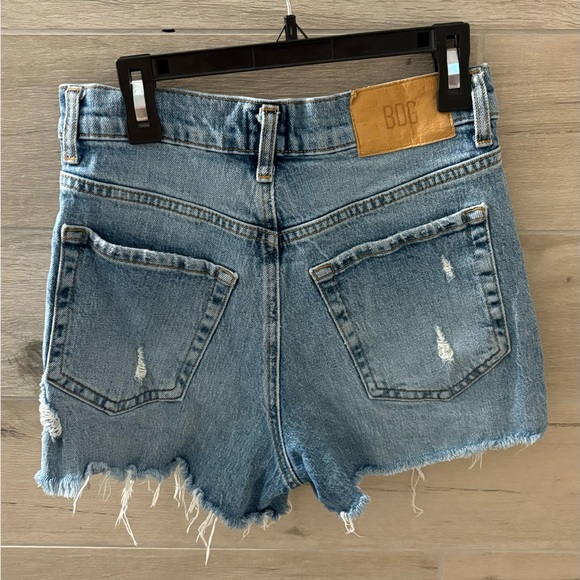 BDG size 24 Jean shorts cutoff - Picture 3 of 3